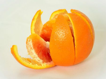 ২. ত্বকের উজ্জ্বলতা বাড়াতে: