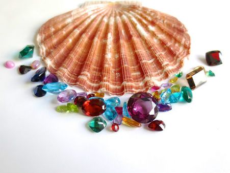 ৩. টোপেজ: