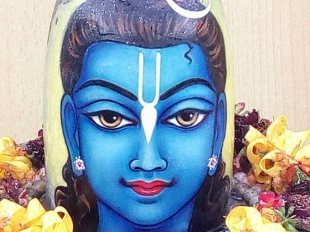 ২. খারাপ দৃষ্টির থেকে বেঁচে থাকা সম্ভব হয়: