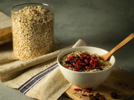 ২. ওটসমিল: