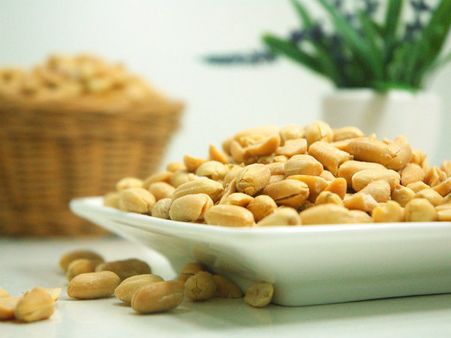 ২. অয়েলি স্কিনের সমস্যা মেটাতে: