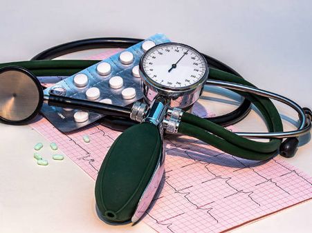 ২. রক্তচাপ নিয়ন্ত্রণে থাকে: