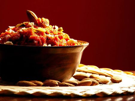 ৪. যা যা নিবেদন করতে হবে: