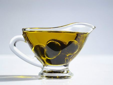 ৪. অলিভ অয়েল: