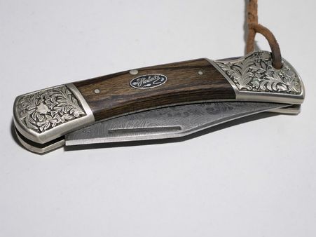 ৫. ধারালো কিছু: