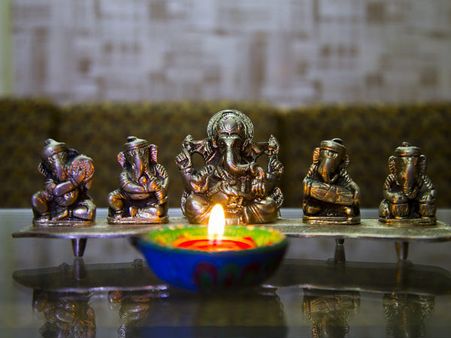 ৫. প্রদীপের তেজ: