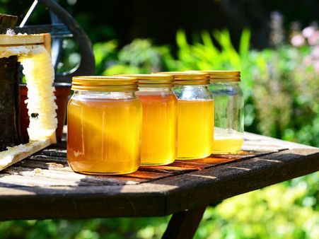 ৫. মধু: