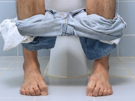 ৬. পাইলসের মতো রোগের প্রকোপ কমায়: