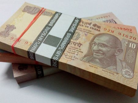 ৬. টাকার আলমারি: