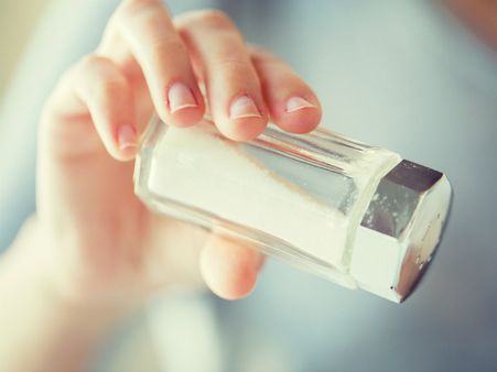 ৭. নুন খাওয়া চলবে না: