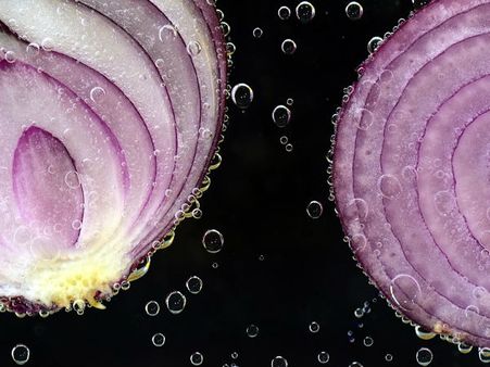 ৭. আঁচিল দূর করে: