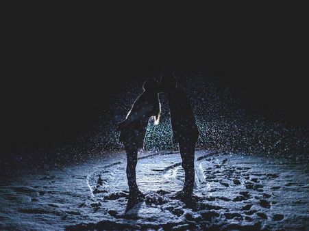 ৭. বৈবাহিক জীবনে সুখ-শান্তিব বজায় থাকে: