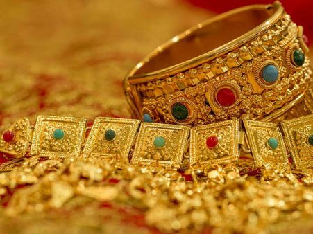 ৮. সোনার স্বপ্ন: