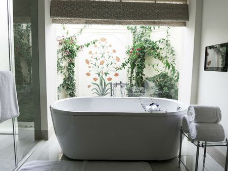 ৩. বাথরুমের অবস্থান: