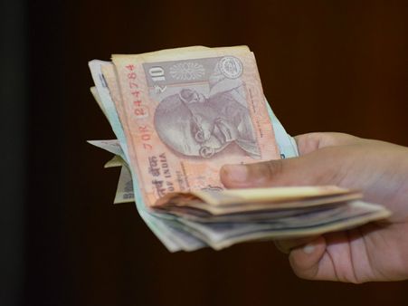 ৩. অর্থনৈতিক ক্ষতি হয়: