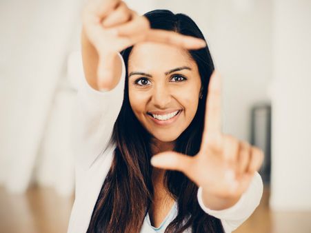 ৫. লোকা সামাস্তা সুখিনো ভবতু: