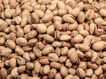 ৬. বাদাম: