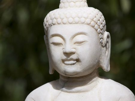 ৭. বুদ্ধ মূর্তি: