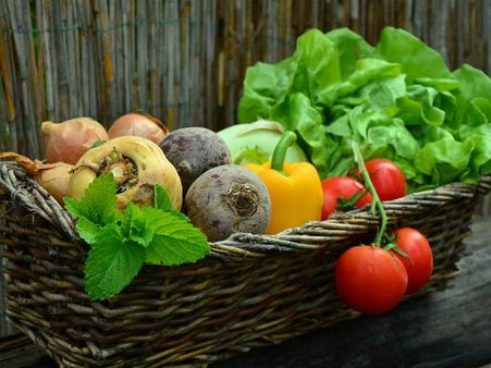 ৮. সবুজ শাক সবজি: