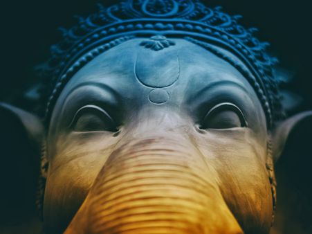 ১. পরিবারে সুখ-সমৃদ্ধির ছোঁয়া লাগে: