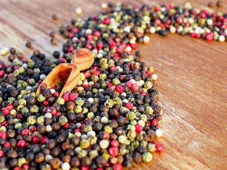 ৬. গোলমরিচ: