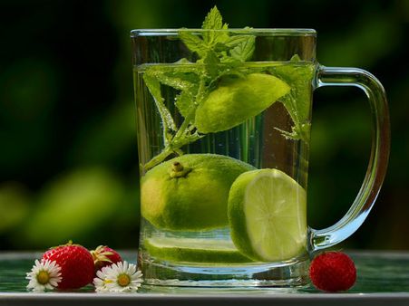 ১. সুখ-সমৃদ্ধির ছোঁয়া লাগে পরিবারে: