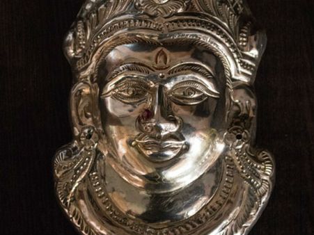 ১৫. মা লক্ষীর পাদুকা: