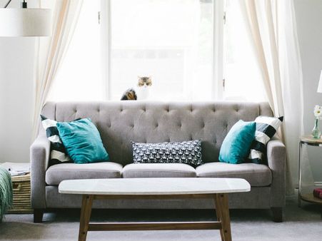 ২. দেওয়াল থেকে দূরে রাখতে হবে: