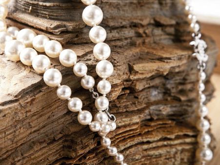 ২. মুক্ত: