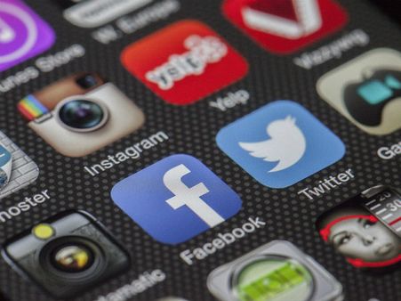 সবাই এমন পাগলের মতো কেন এমন ভিডিও শেয়ার করছে?