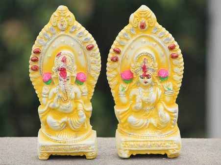 ৪. গৃহস্থের পরিবেশে পবিত্র হয়ে ওঠে: