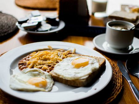 ৫. প্রোটিনের ঘাটতি দূর হয়: