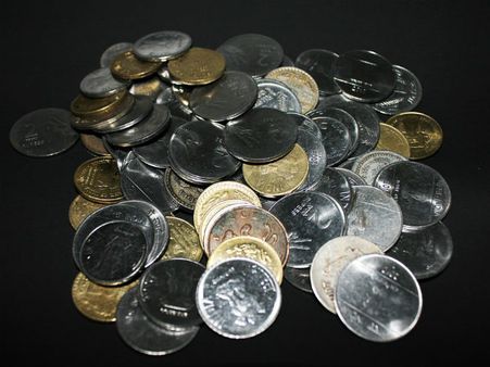 ৬. এক টাকায় কয়েন: