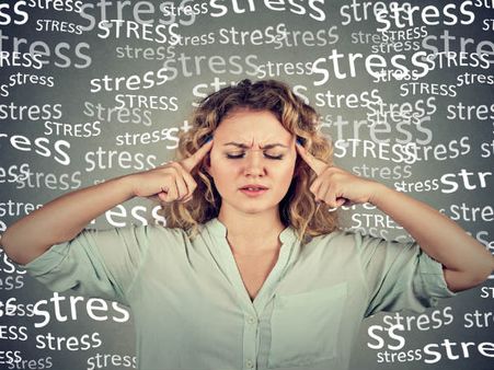 ৪. স্ট্রেস এবং ডিপ্রেশনের প্রকোপ কমে: