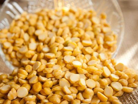 ৮. দেবের পায়ে ডাল নিবেদন করতে হবে: