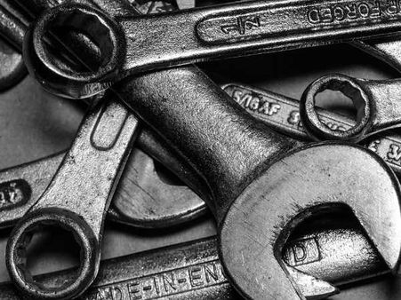 ৩. লোহার কোনও জিনিস: