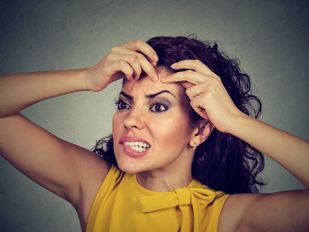 ১১. ব্রণর প্রকোপ কমে: