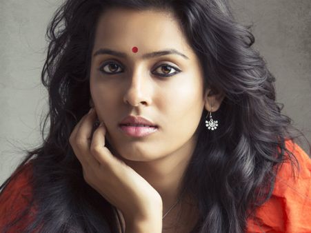 ১. ত্বকের বয়স করে: