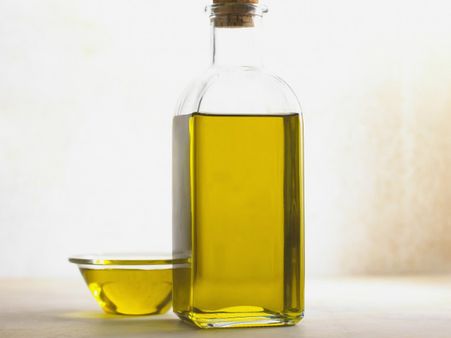 ৫. সরষের তেলে শনির পুজো: