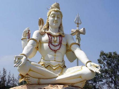 ১০. প্রতিপক্ষদের নিকেশ ঘটে: