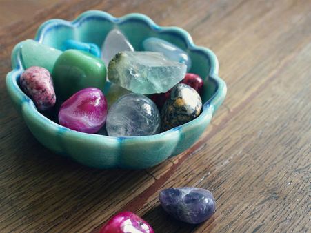 ১. পোখরাজ বা হলুদ সাফায়ার: