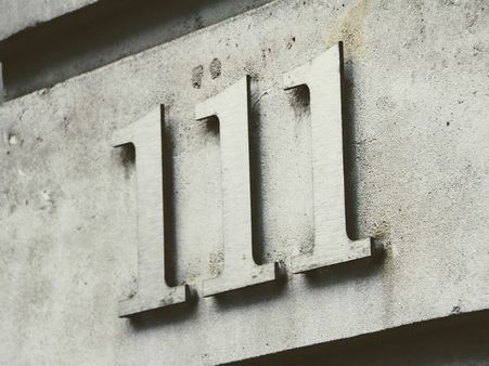 ১১১ সংখ্যাটা বাড়ে বাড়ে দেখলে: