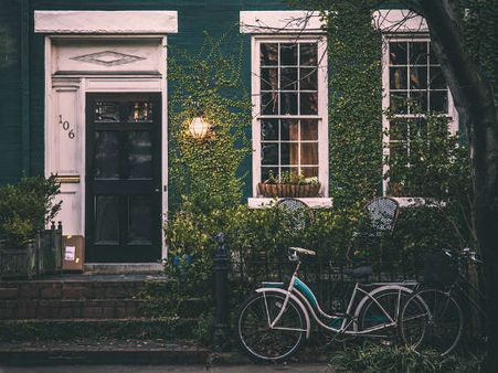 ২. পূর্ব দিক: