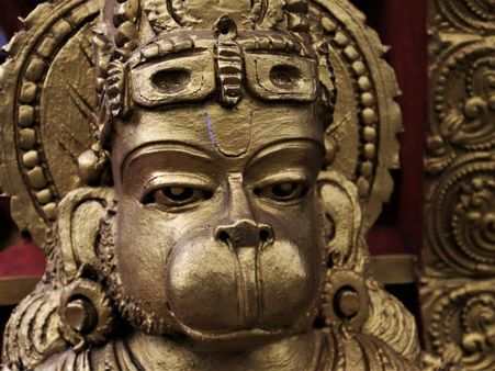 ২. ভাগ্য ফেরে চোখের পলকে: