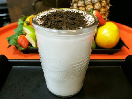 ৩. বাটার মিল্ক: