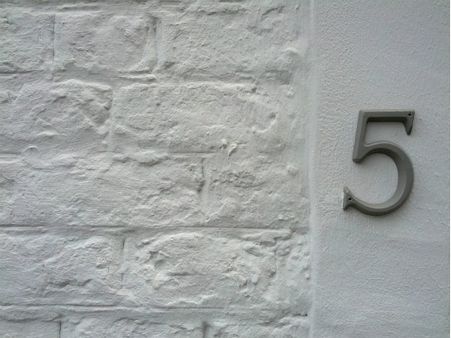 যদি কেউ ৫ সংখ্যা বারং বার দেখে: