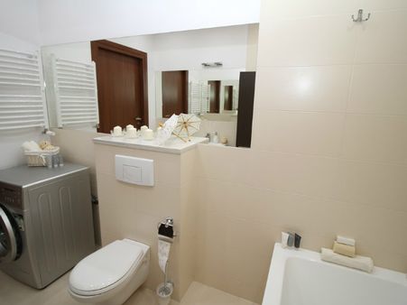 ৬. বেকিং সোডা, ভিনিগার এবং টি-ট্রি অয়েল: