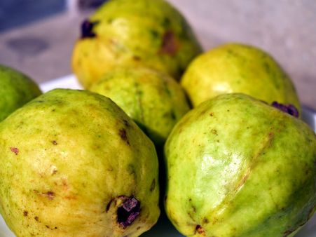 ৫. ত্বক ফর্সা হয়: