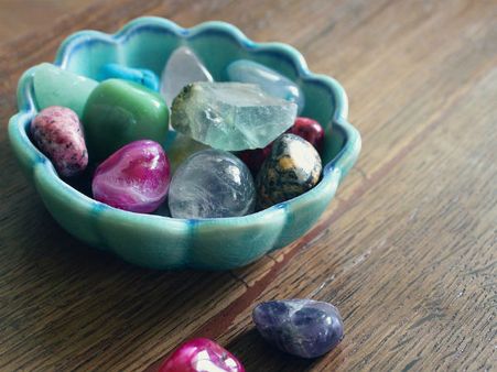 ৬. নীলার ক্ষমতা: