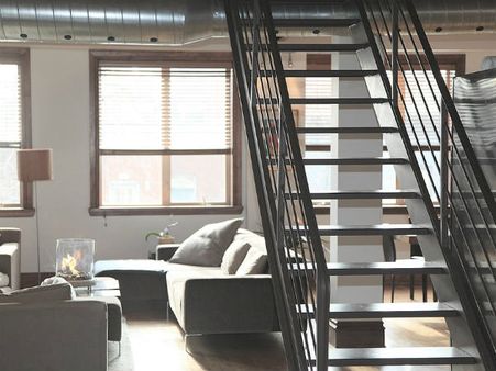 ৬. সিঁড়ির অবস্থান: